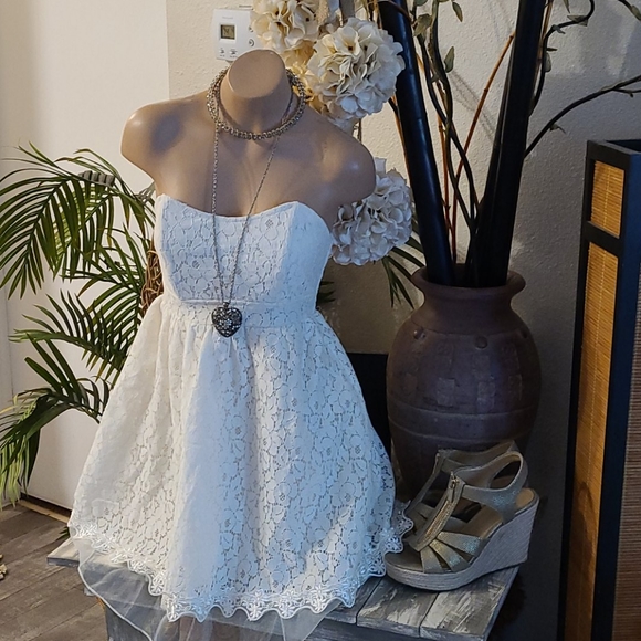 SUMMER STUNNING LACE PARTY DRESS SMALL SLEEVLESS - Picture 13 of 16